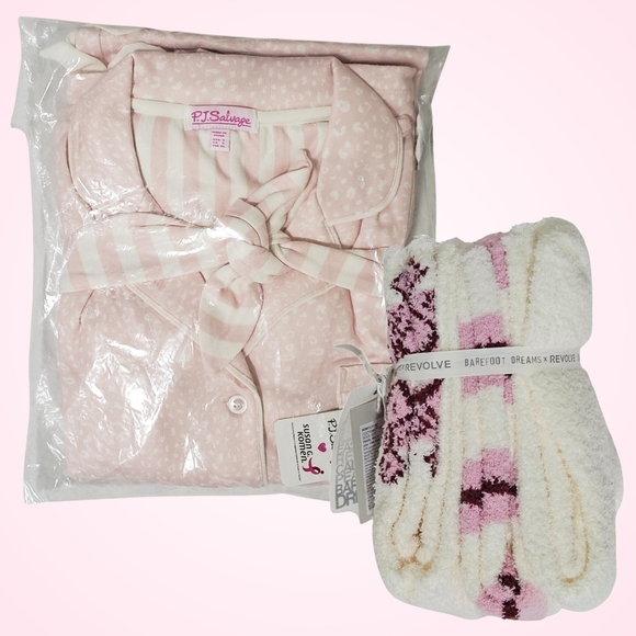 PJ Salvage x Susan G. Komen Pajama Set Leopard & Barefoot Dreams x Revolve Socks - Picture 1 of 12